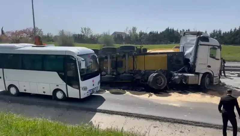 Büyükçekmece TEM Otoyolu'nda Can Pazarı: Trafik Kazası Yol Çilesine Dönüştü!