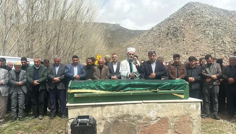 Baba ve Kızlarının Duygusal Ayrılığı: Hayatlarına Veda Zamanı Geldi