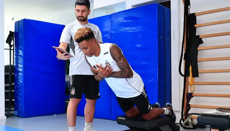 Beşiktaş Taraftarı Sezon Öncesi Heyecanını Sağlık Kontrolleri ile Yaşıyor