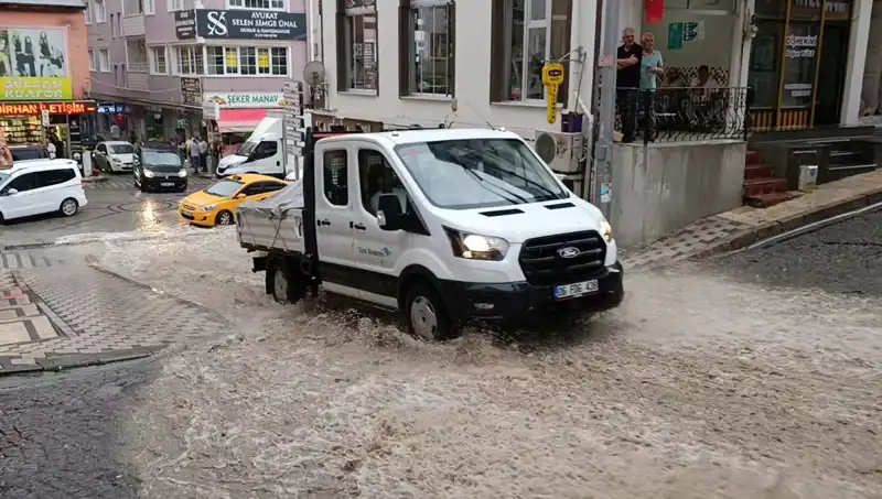 10 Dakikalık Sağanak Felaketi: Su Baskınları Şehri Sarardı