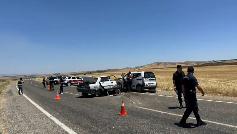 Adıyaman'da Trafik Kazası: 4 Kişinin Hayatını Kaybetmesine Neden Olan Olay