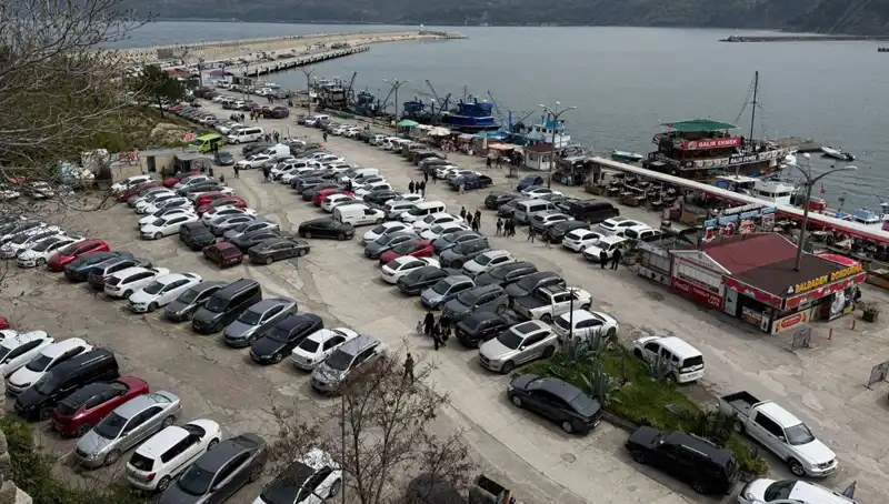 Bayramda Tatil Cenneti: 4 Günde 14 Bin 600 Araç Girişiyle Rekor Kırıldı!