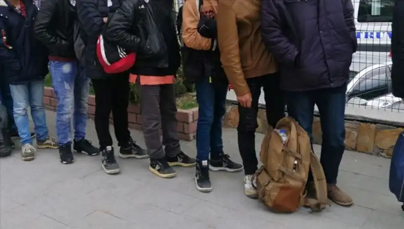 Edirne'nin Sınırlarında Düzensiz Göçmen Operasyonu: 10 Kişi Yakalandı