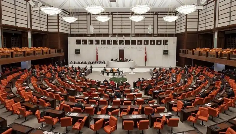 Meclis’te Gıda Zehirlenmesi İddiasına Yanıt: Hasan Turan Açıklama Yaptı