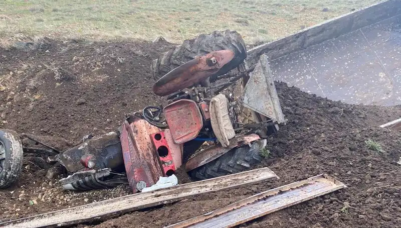 Kayseri’de Kontrolden Çıkan Traktör Şarampole Yuvarlandı: Yaralılar Var!