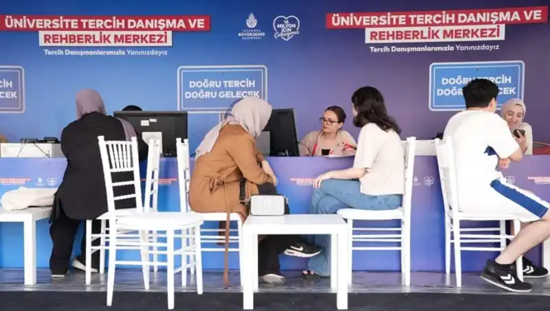 İstanbul'da Öğrenciler İçin Yeni Bir Dönem: İBB Tercih Danışma ve Rehberlik Merkezleri Açıldı