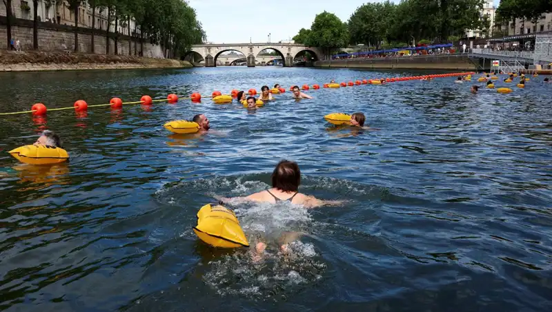 Seine Nehri’ndeki Yasak 100 Yıl Sonra Kalktı: Paris Halkı Coşku İçinde