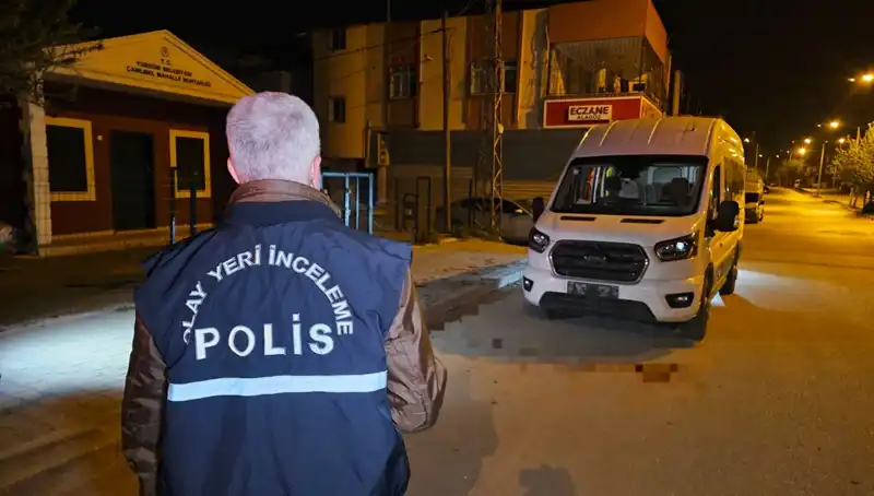 Kebapçıda Kanlı Olay: Arkadaşını Boynundan Bıçakladı!