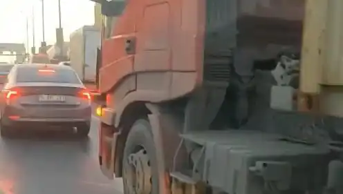 D-100'de Şok Kavga! TIR'ı Üzerine Sürdü, Büyüklere Taş Çıkaracak Olay