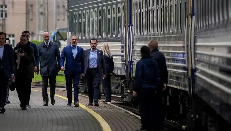 Dışişleri Bakanı Fidan'ın Ukrayna Ziyareti: Diplomasi ve İşbirliği Mesajları Verildi