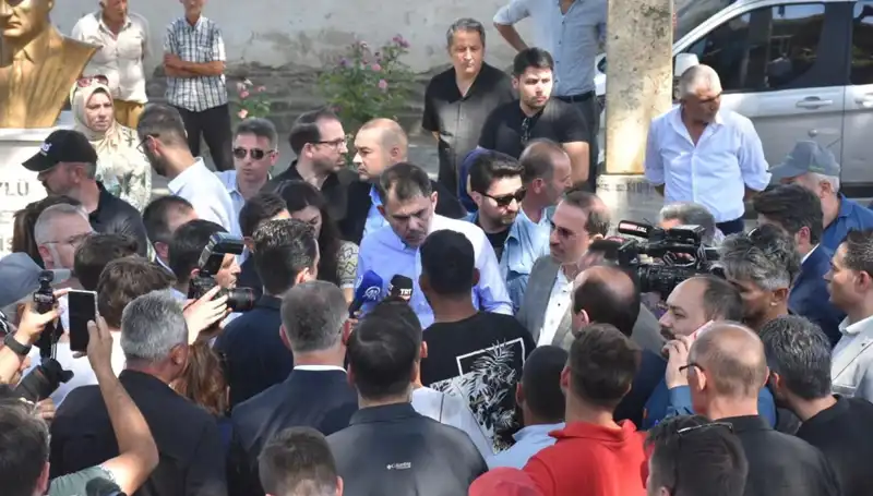 Bakan Kurum Yangınların Acı Bilançosunu Açıkladı: 8 İlde 1168 Bina Zarar Gördü