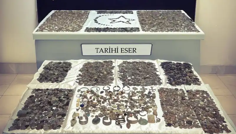Sınırda Tarihi Eser Operasyonu: 12 Bin 770 Parça Ele Geçirildi