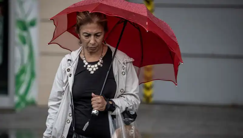 Meteoroloji, Ülke Genelinde Fırtına ve Şiddetli Rüzgar Uyarısı Yayınladı