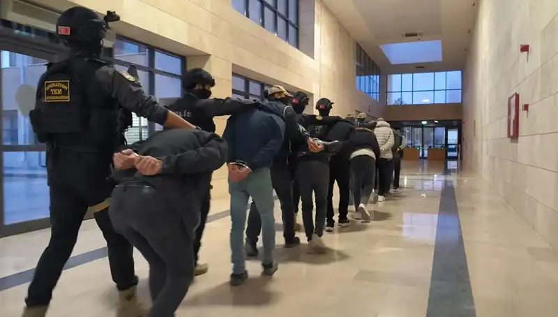 DAEŞ’e Yönelik Dev Operasyon: 47 İlde 298 Şüpheli Yakalandı