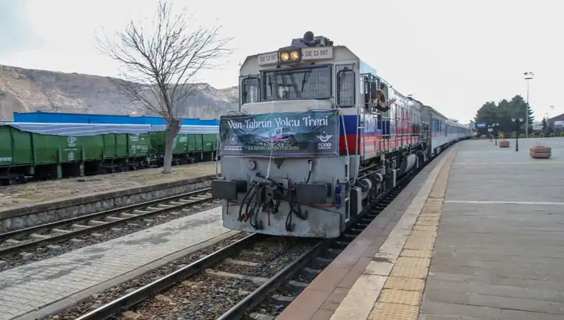 Van'dan Tahran'a Yeni Bir Nefes: Tren Seferleri Başladı!