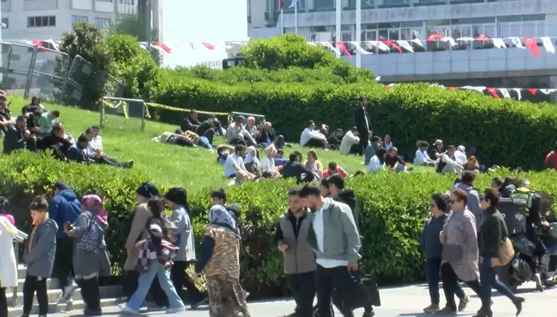 Taksim'de Deprem Yoğunluğu: Neler Oluyor, Ne Bekleniyor?
