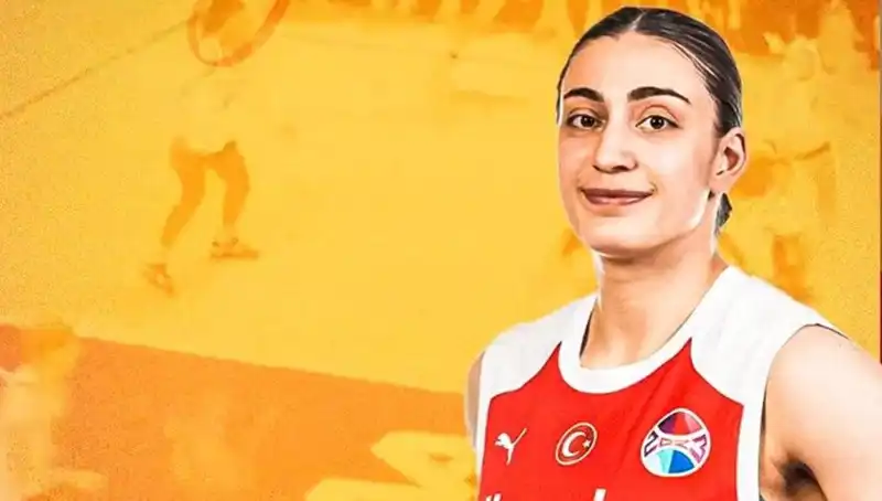 Galatasaray, 3 Star Oyuncusuyla Sözleşme Uzattı: Taraftarlar Sevinçte!