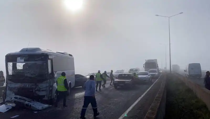 Yoğun Sis, Trafik Kazasına Sebep Oldu: 7 Kişi Yaralandı