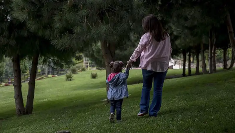 Yargıtay'dan Çarpıcı Koruyucu Aile Kararı: Çocuk Görüşme Sıklığı Değişiyor