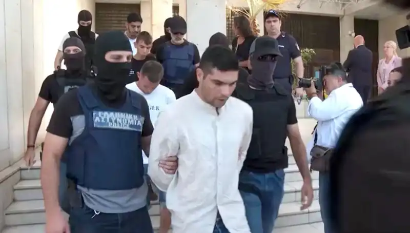 Atina’daki Cinayet Olayında Şok Gelişmeler: 5 Kişi Gözaltında
