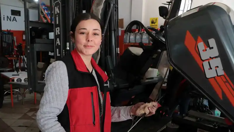 Melike Hanım: Sanayinin Tek Kadın Forklift Servis Çırağı Olma Yolunda