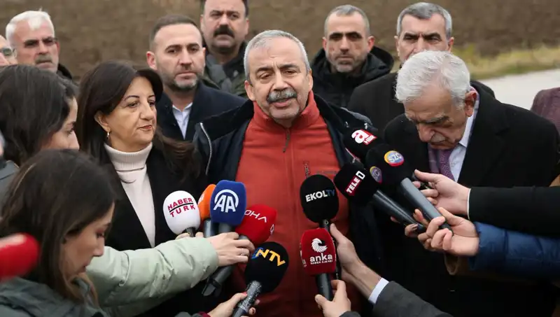 İmralı'dan PKK'ya Şaşırtıcı Çağrı: Sırrı Süreyya Önder Açıklıyor