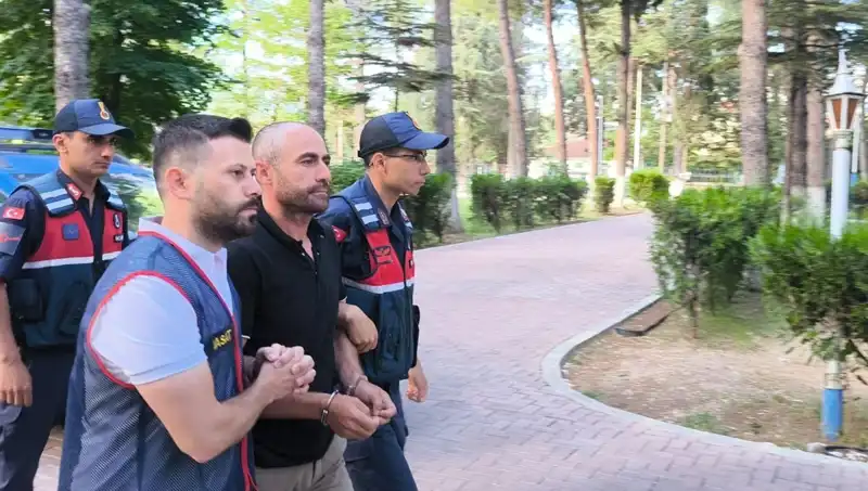 140 Hırsızlık Olayına Bulaşan 4 Şüpheli Yakalandı, 1'i Tutuklandı