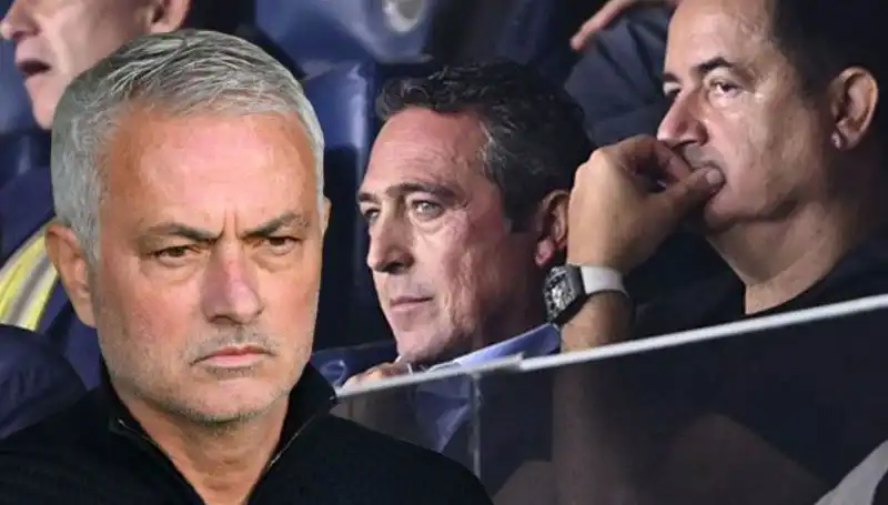 Fenerbahçe'de Mourinho Hakkında Kritik Açıklama: Ayrılacak Mı?