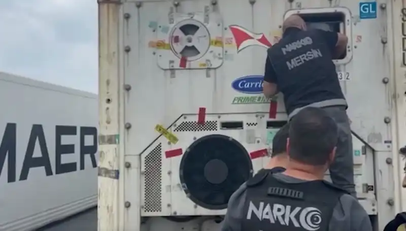 Mersin'de Yüzlerce Kilo Uyuşturucu Ele Geçirildi: Operasyon Detayları