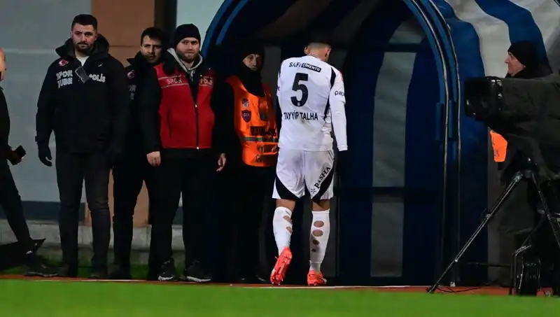 Tayyip Talha, Beşiktaş Camiasından Üst Üste Kırmızı Kart Sonrası Özür Diledi