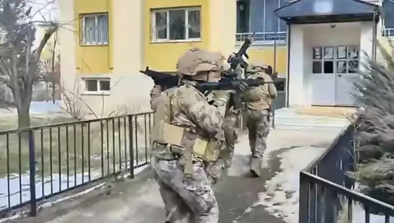 Bingöl’de DAEŞ’e Yönelik Operasyonda Üç Şüpheli Tutuklandı