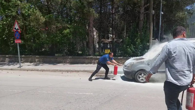 Emniyet Binasında Alev Alan Araç, Polisi Harekete Geçirdi!