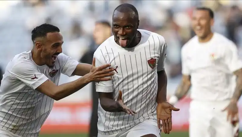 Süper Lig'de 36. Haftanın Heyecanı Bugün Başlıyor: Takımlar Kıyasıya Mücadele Edecek