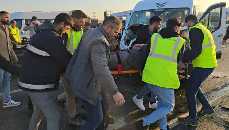 İki İşçi Servisi Kafa Kafaya Çarpıştı: Olayın Ayrıntıları Ortaya Çıktı