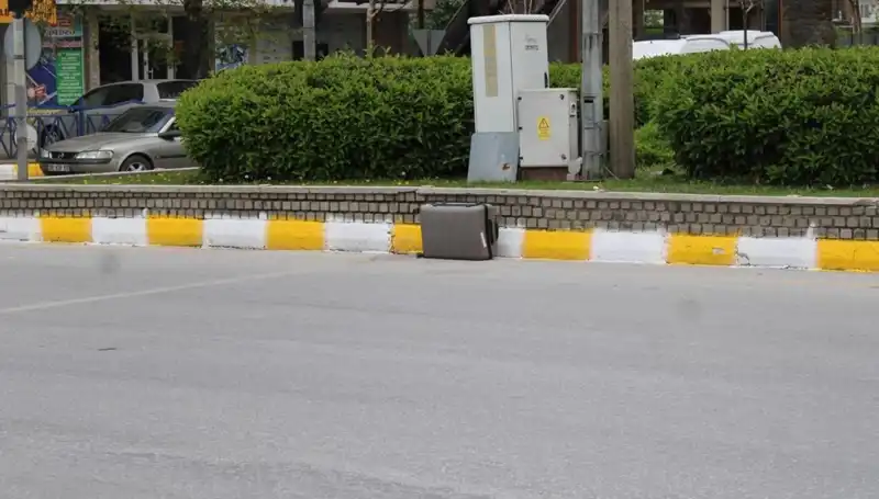 Minibüsten Düşen Valiz, Şehirde Büyük Panik Yarattı!