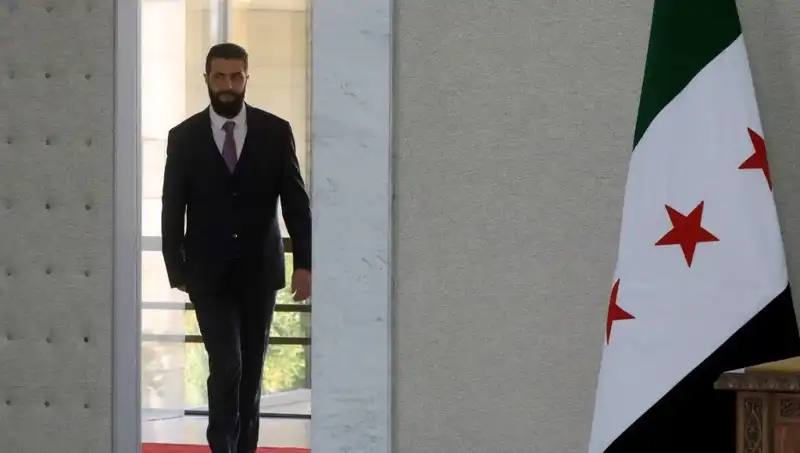 Fransa'nın Suriye İyileştirme Planı: Şara-Macron Zirvesi'nde Tarihi Adım