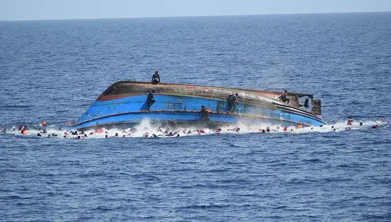 Filipinler'de Gemi Kazası: 4 Kişi Hayatını Kaybetti, 7 Kişi Kayıp
