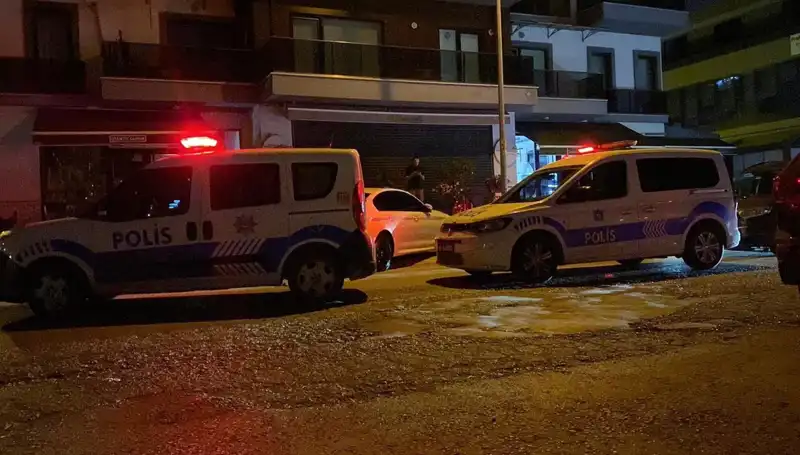 Kocaeli'de Gençler Arasında Bıçaklı Kavga: İki Yaralı ve Olayın Detayları