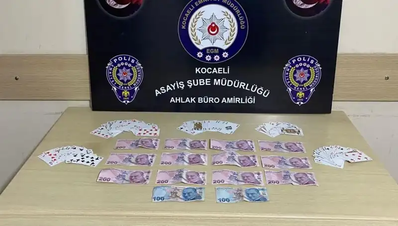 Kocaeli'de Kumar Baskınları! Kahvehanelerdeki Suç Ağı Ortaya Çıktı