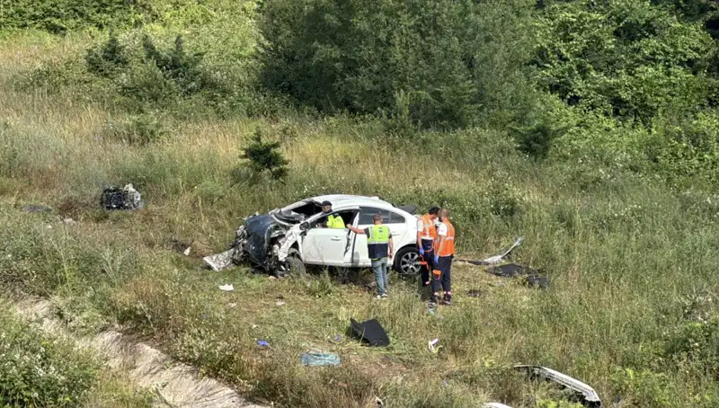 Kuzey Marmara Otoyolu’nda Dehşet Veren Kaza: Araç Şarampole Devrildi!