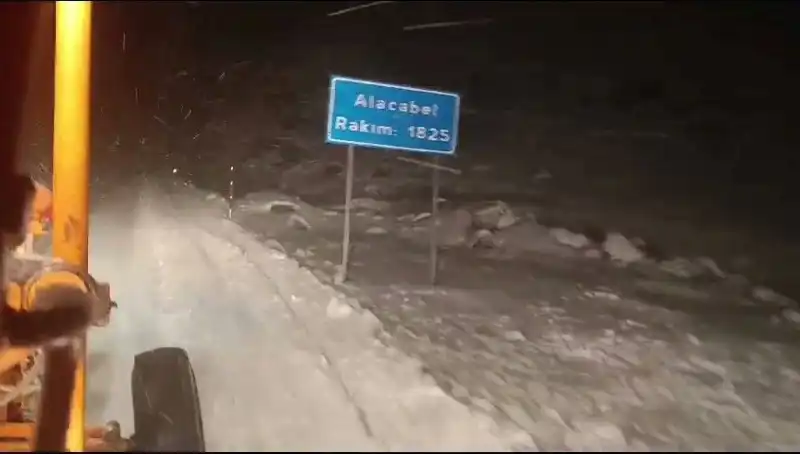 Antalya'da Mart Ayında Beklenmeyen Kar Sürprizi Yaşandı