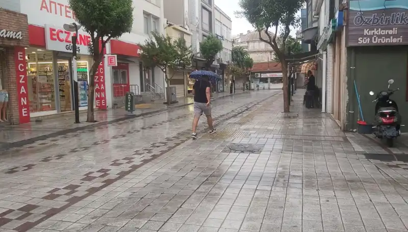Kırklareli'de Sağanak Yağış Hayatı Olumsuz Etkiledi, Şehirde Neler Yaşandı?