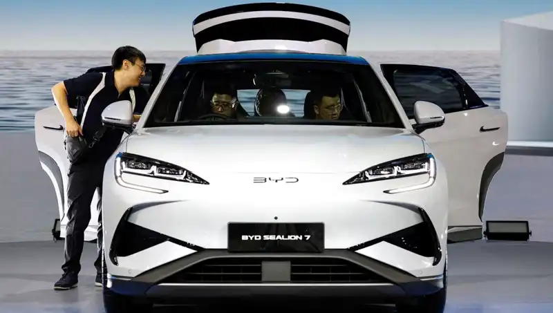 BYD, Tesla'yı Geride Bırakarak Satış Rekoru Kırdı!
