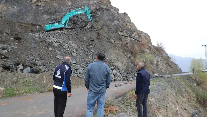 Hakkari’de Kaya Düşmelerine Karşı Alınan Önlemler ve Yeni Çalışmalar
