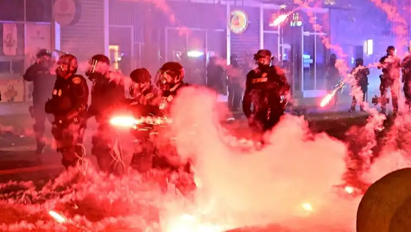 ABD'de İsyan Büyüyor: Los Angeles Protestoları Tüm Ülkede Yankı Uyandırıyor
