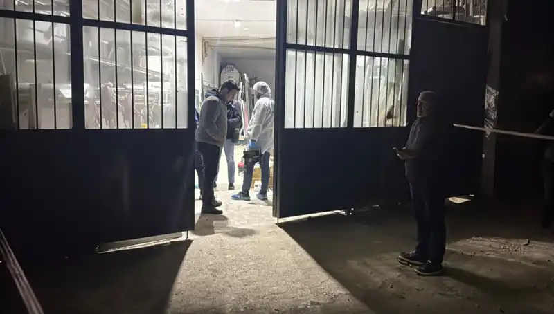 İş Yerinde Şok Edici Cinayet: Battaniye ile Üstü Örtüldü!