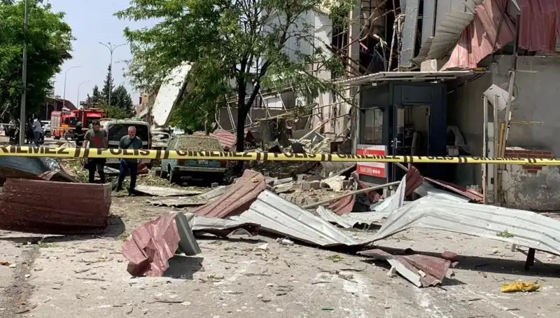 Gaziantep'te Fabrika Patladı: Çok Sayıda Yaralı ve Panik Yaşandı