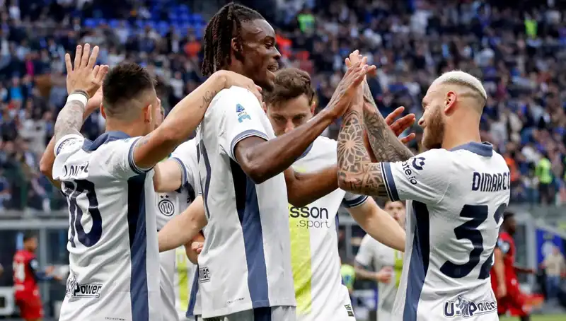 Serie A'da Şampiyonluk Yarışı! Puanlar Eşitlendi, Play-off Gündeme Geldi