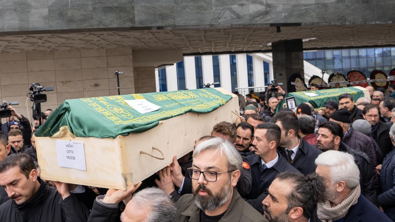 Bolu'daki Trajedide Hayatını Kaybedenler Son Yolculuklarına Uğurlandı