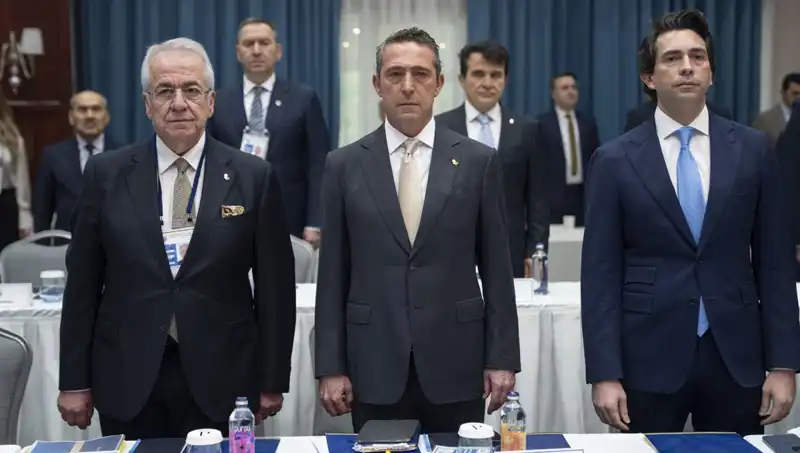 Fenerbahçe'de İmza Sayısı Rekor Kırdı: Takımın Geleceği İçin Önemli Gelişmeler!